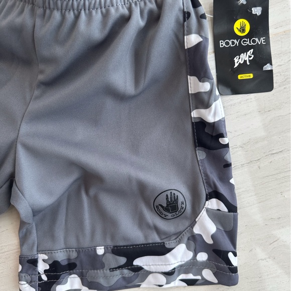 NWT Body Glove Boys 2T 2 pack of shorts. Black & camouflage - Picture 5 of 13